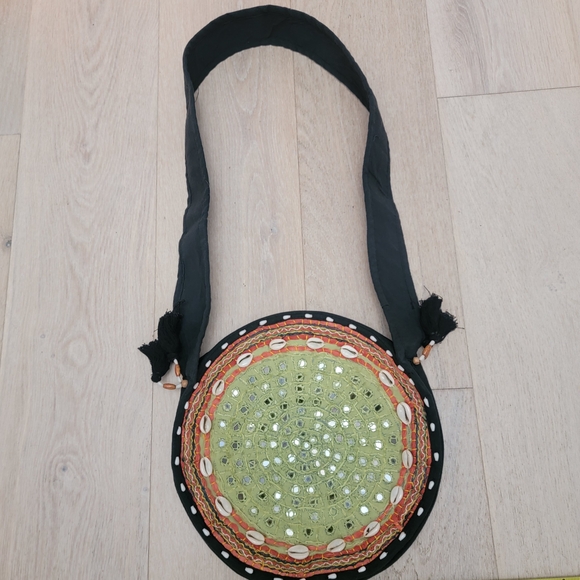 Bohemian Embroidered Crossbody Bag - Black and Green - Picture 12 of 13